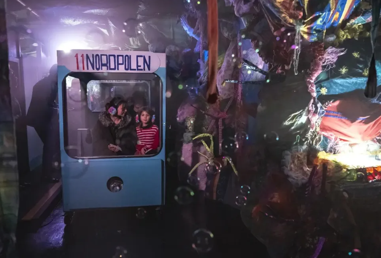 11-trikken går til Nordpolen, Kloden Teater 2021. Foto: Lars Halvor Andreassen.