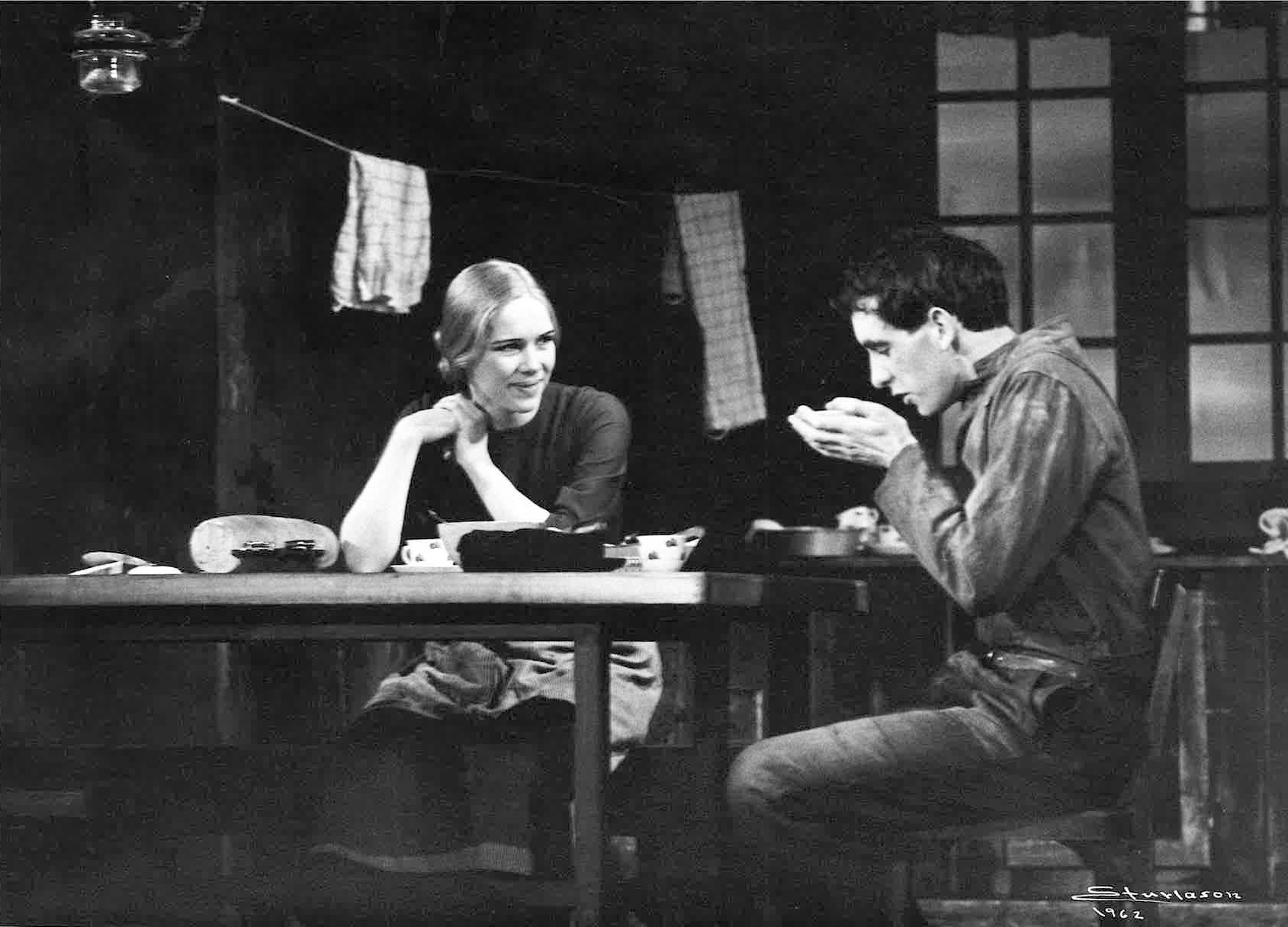 Liv Ullmann spelte Ragnhild i 1963. Finn Kvalem var Håkon.